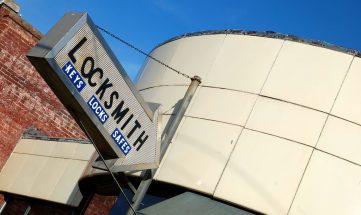 locksmith sign Locksmith Los Angeles (818) 847- 7199